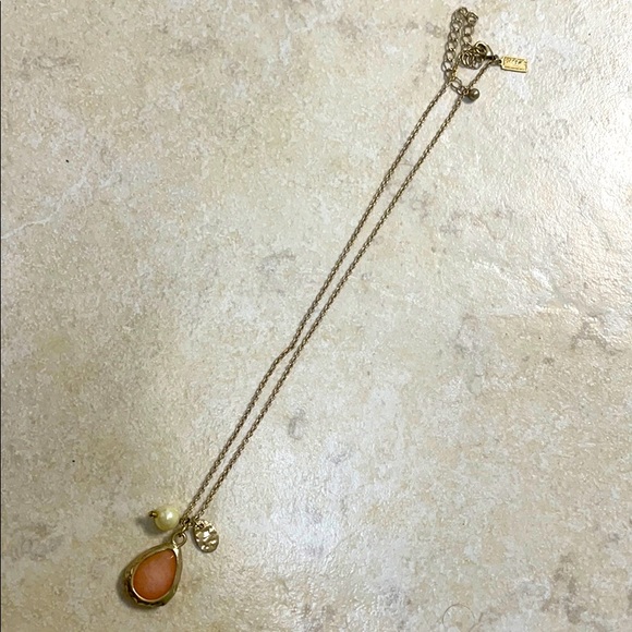 Pink and pearl drop necklace - Picture 2 of 3